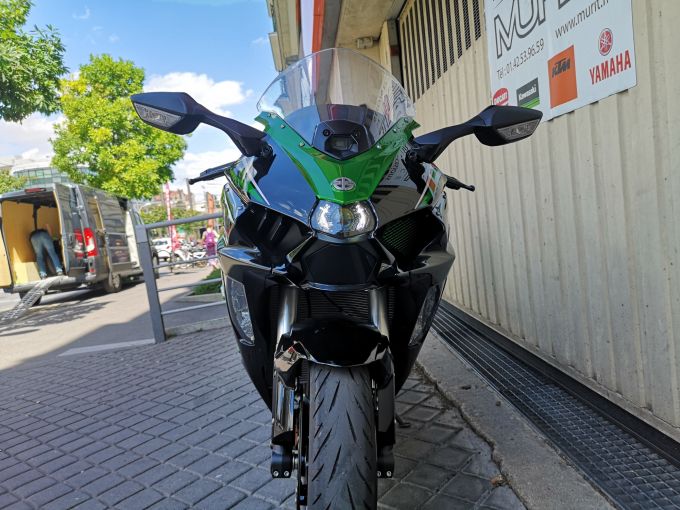 KAWASAKI Ninja H2 SX SE 4