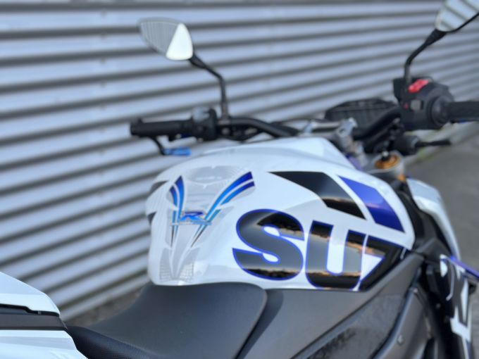 SUZUKI GSX-S 1000 ABS 4