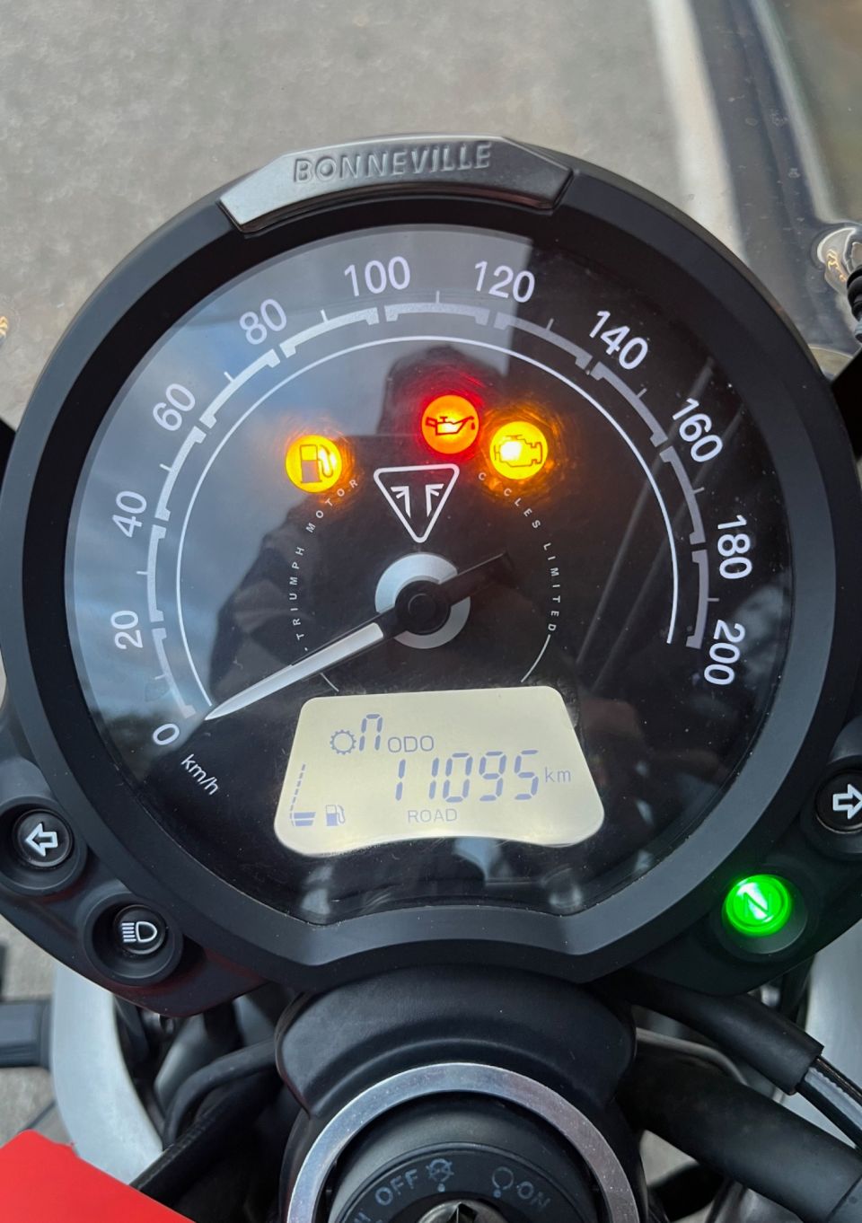 TRIUMPH STREET TWIN  900 4