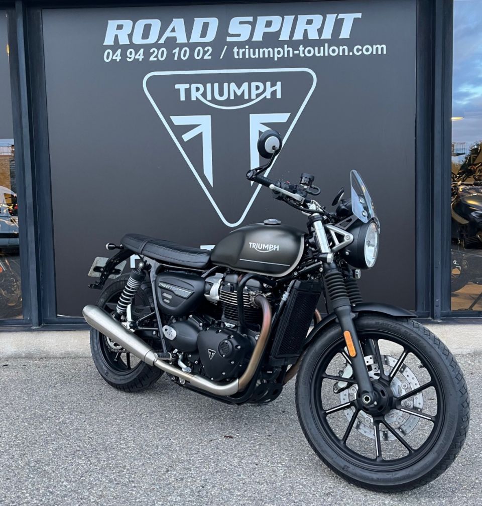 TRIUMPH STREET TWIN  900 4