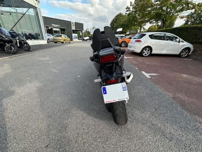 HONDA FORZA 750 4