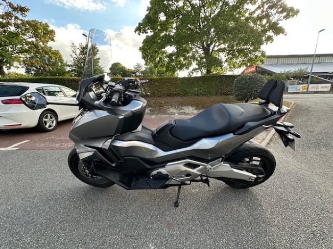 HONDA FORZA 750 4