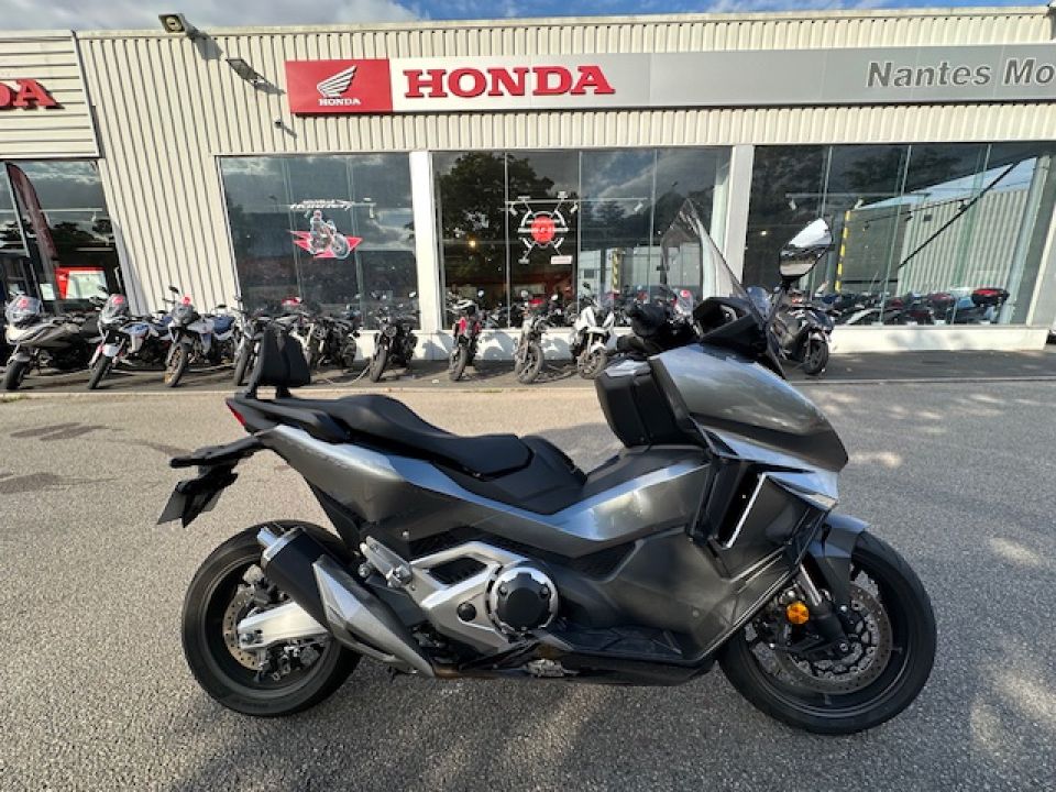 HONDA FORZA 750 4