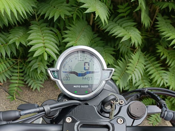 MOTO GUZZI V7 STONE 850 cm3 1ER MAIN REVISEE 4
