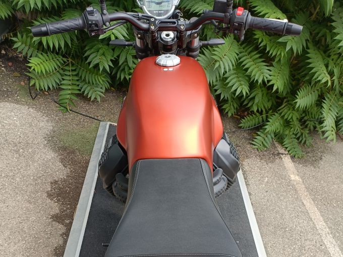 MOTO GUZZI V7 STONE 850 cm3 1ER MAIN REVISEE 4
