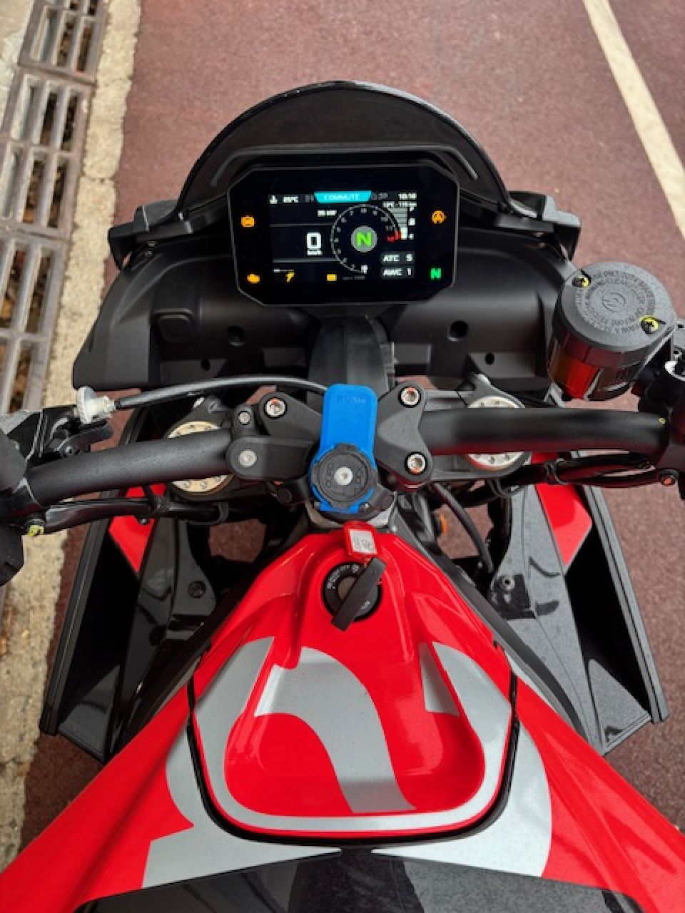 APRILIA TUONO 660 FACTORY 4