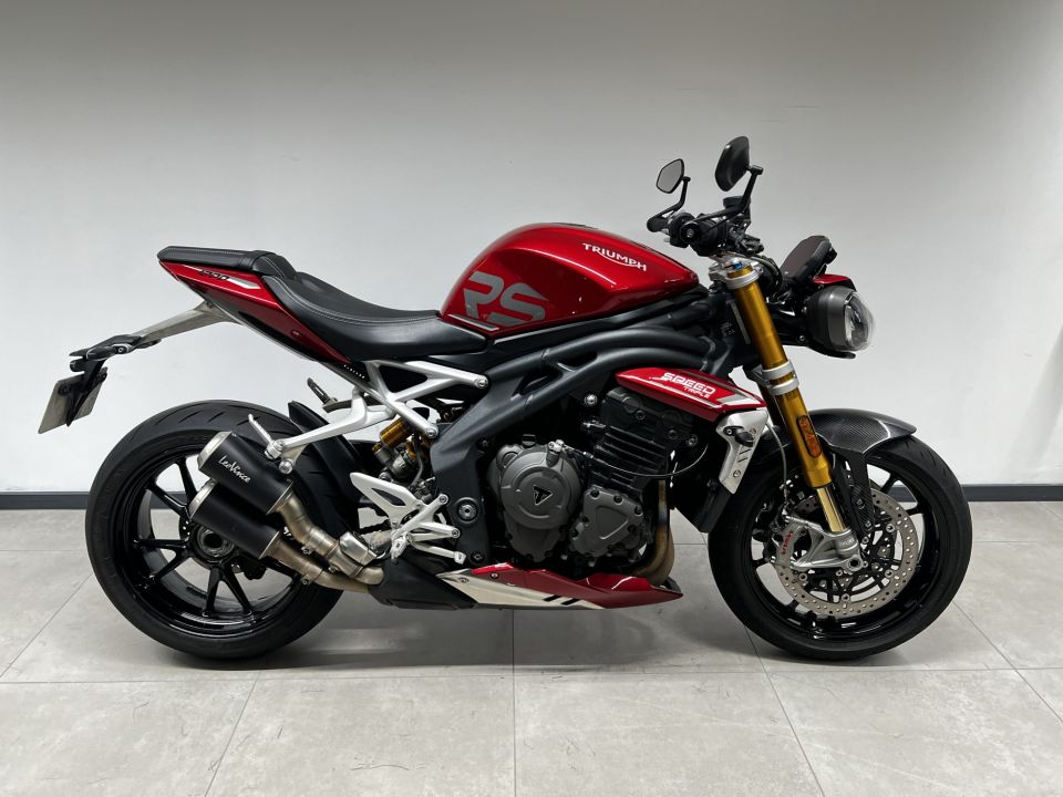 TRIUMPH SPEED TRIPLE 1200 RS 4