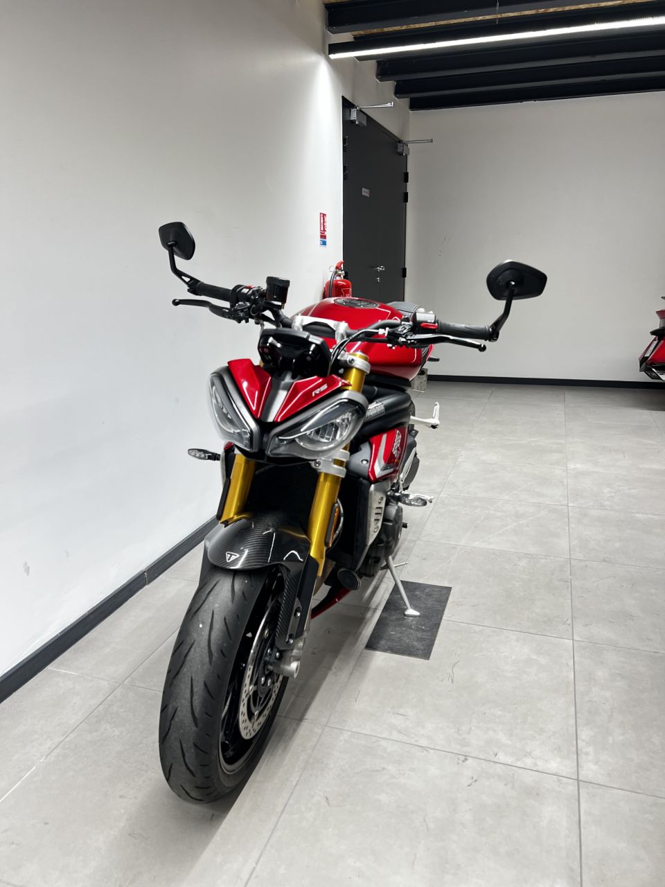 TRIUMPH SPEED TRIPLE 1200 RS 4