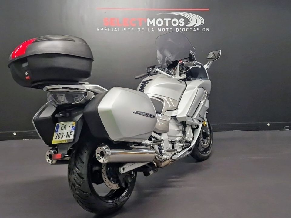 YAMAHA FJR 1300 4