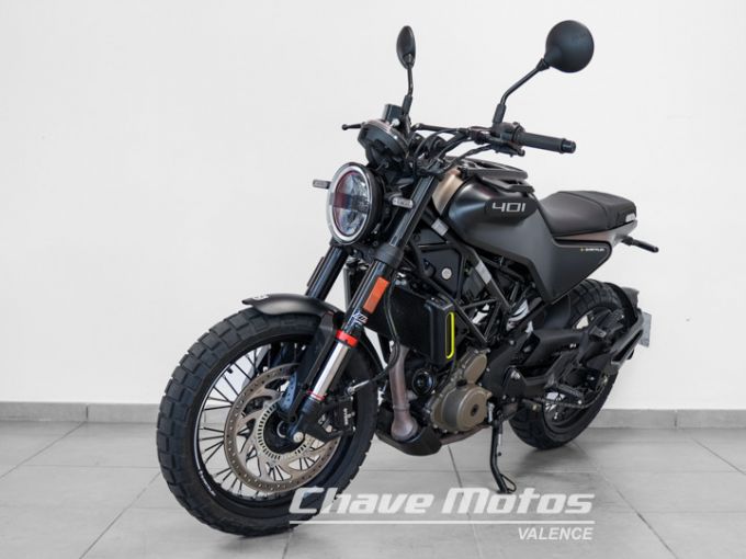 HUSQVARNA SVARTPILEN 401 4