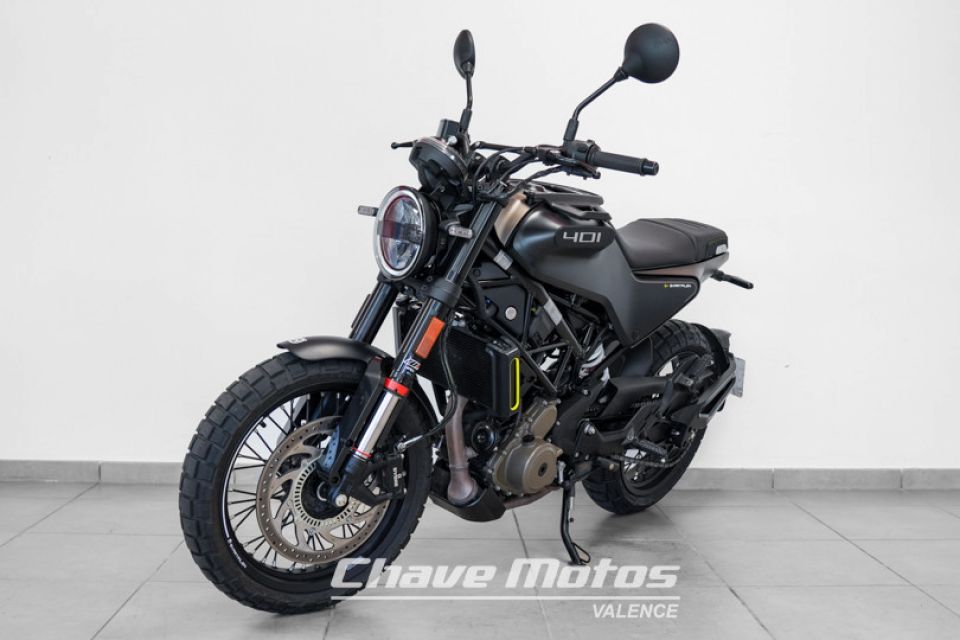 HUSQVARNA SVARTPILEN 401 4