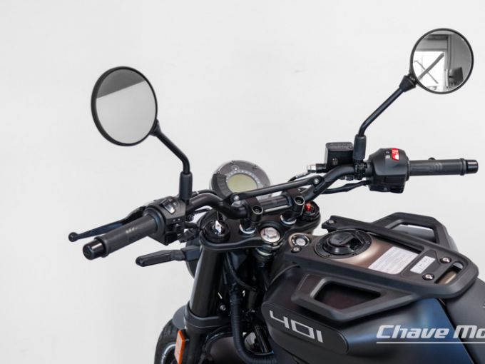 HUSQVARNA SVARTPILEN 401 4