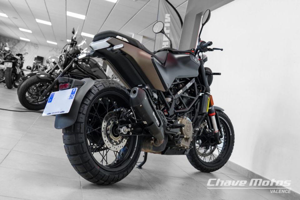 HUSQVARNA SVARTPILEN 401 4