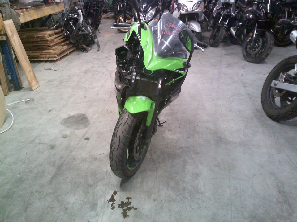 KAWASAKI NINJA 650 4