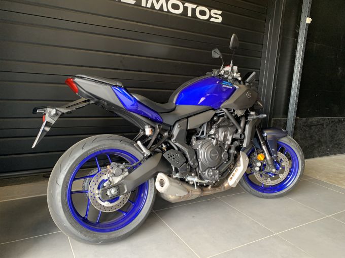 YAMAHA MT-07 (47.5CV) 4