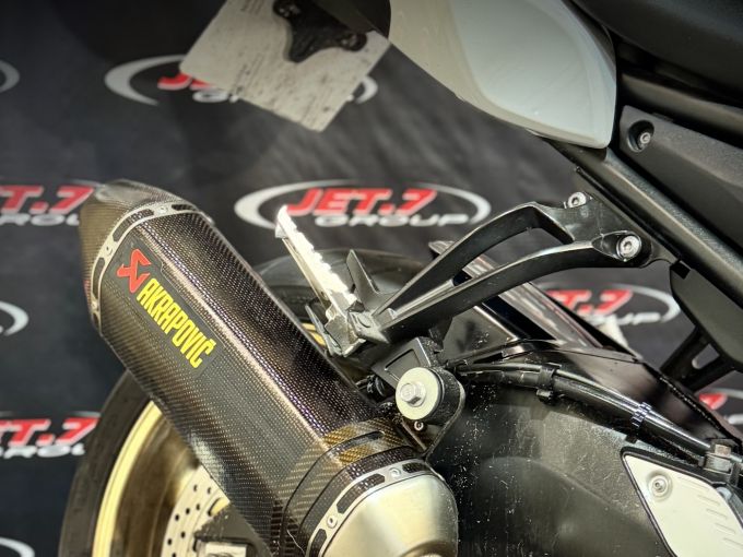 YAMAHA FZ8 4