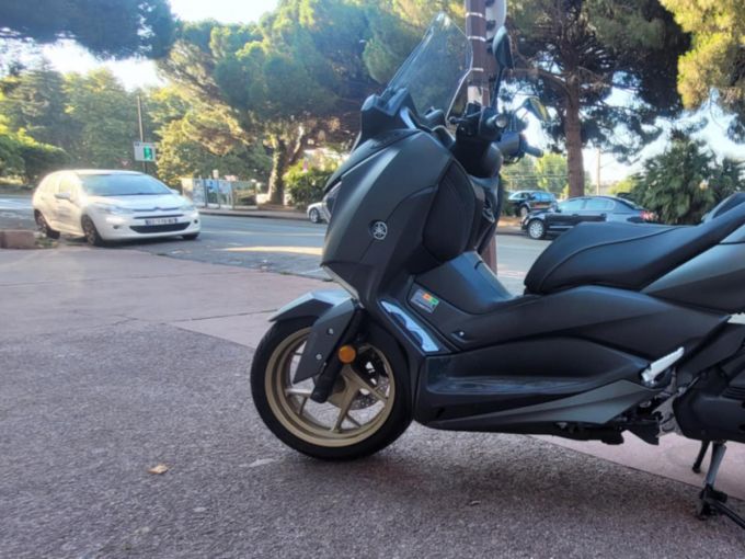 YAMAHA X-MAX 125 TECH MAX 4