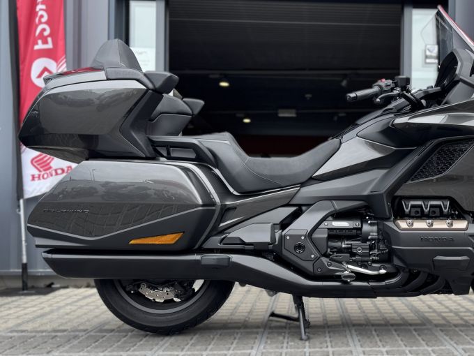 HONDA GL 1800 GOLDWING DCT 4