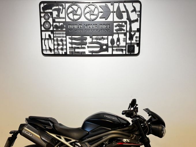 TRIUMPH SPEED TRIPLE 1050 RS 4