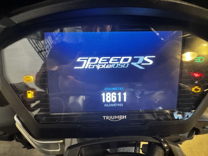 TRIUMPH SPEED TRIPLE 1050 RS 4