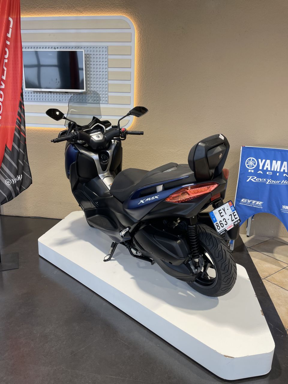 YAMAHA XMAX 300 4