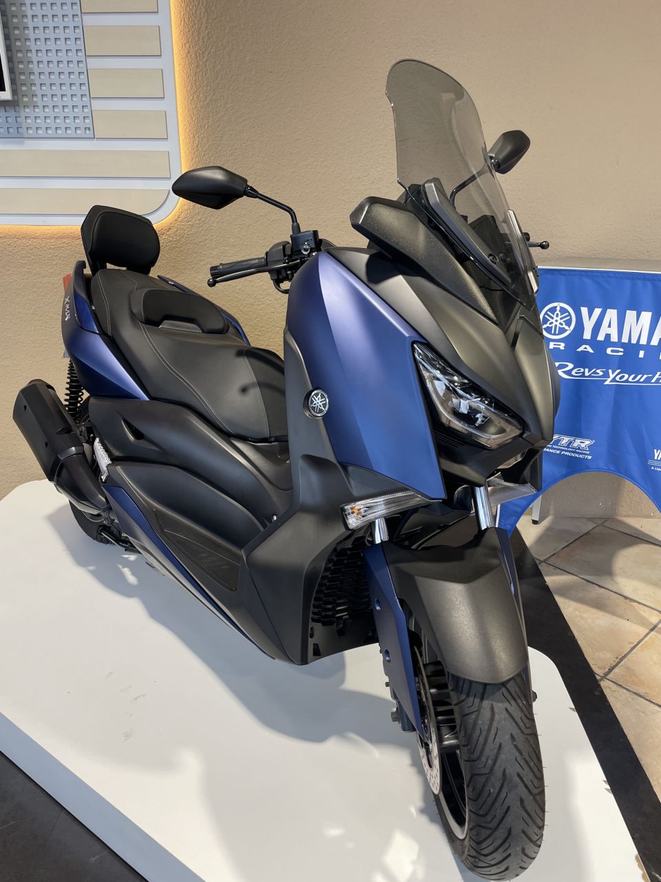 YAMAHA XMAX 300 4