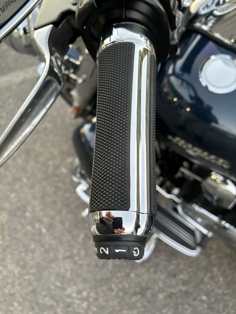 HARLEY-DAVIDSON TOURING ROAD KING 1690 4