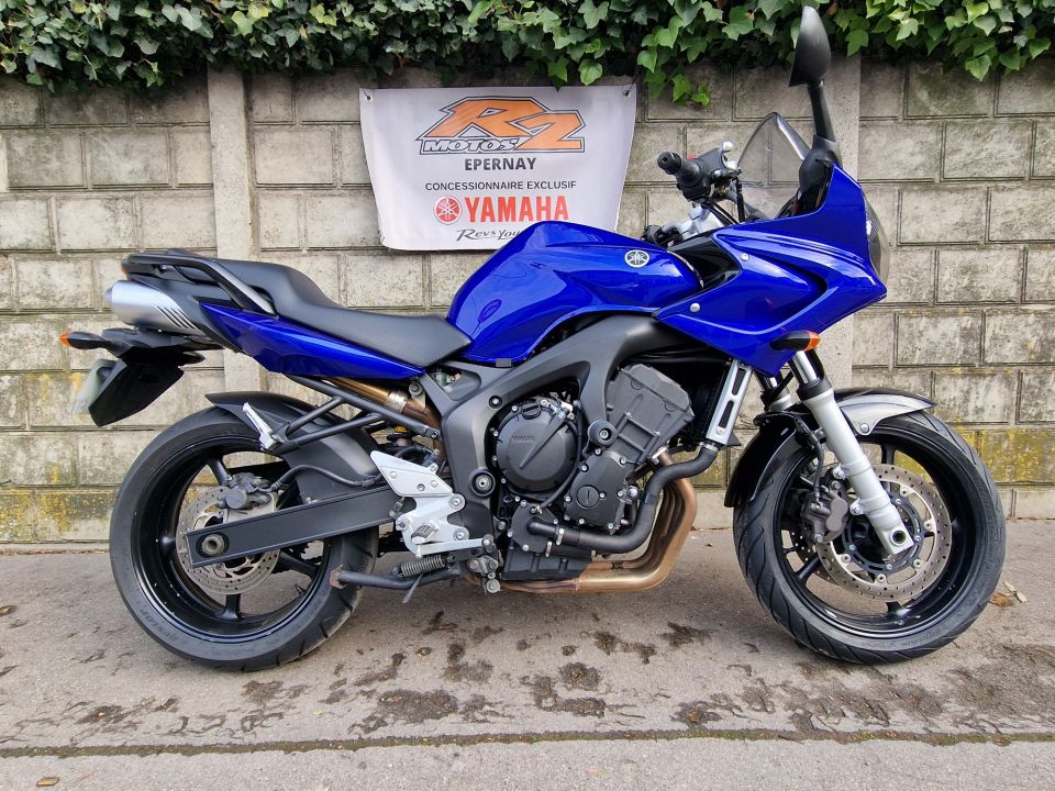 YAMAHA FZ6 600 FAZER 4