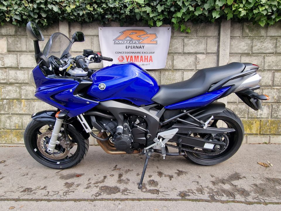 YAMAHA FZ6 600 FAZER 4