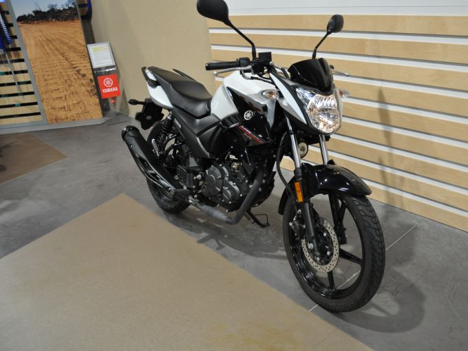 YAMAHA YS 125 4