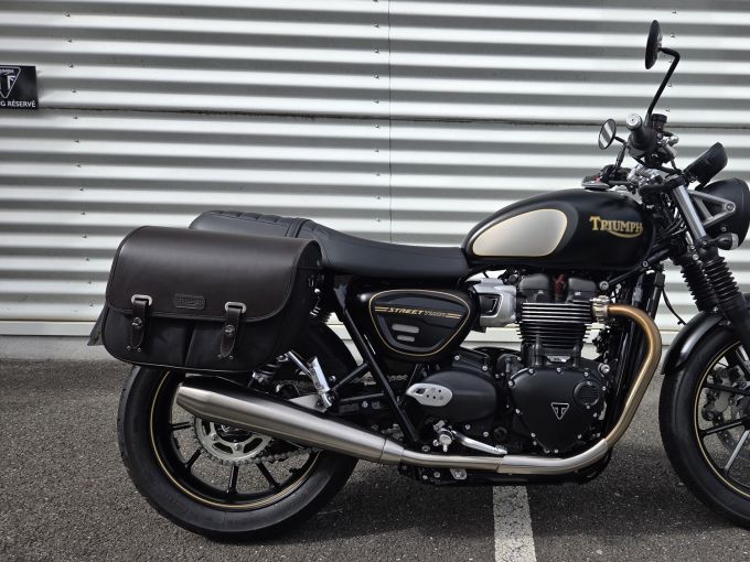 TRIUMPH STREET TWIN 900 GOLD LINE 4
