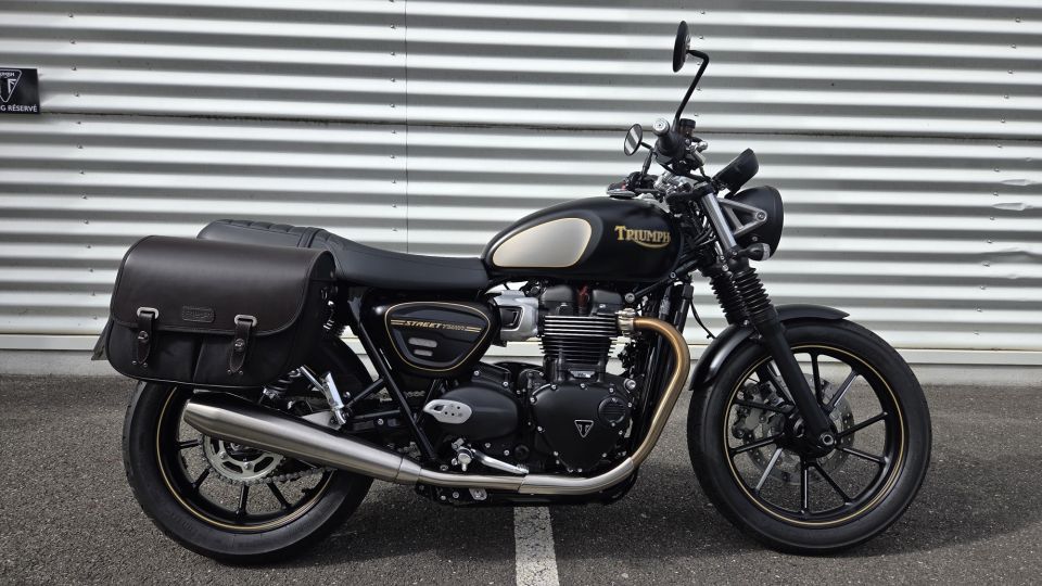 TRIUMPH STREET TWIN 900 GOLD LINE 4