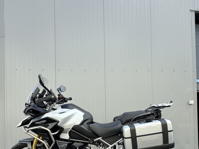 TRIUMPH TIGER 1200 EXPLORER 4