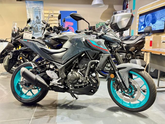 YAMAHA MT-03 4