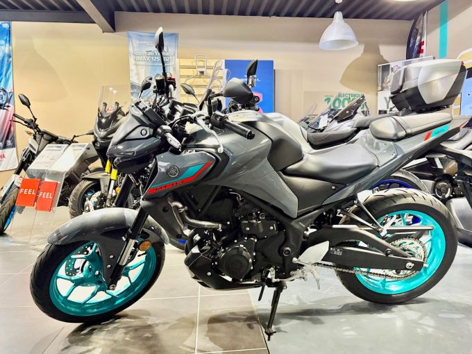 YAMAHA MT-03 4