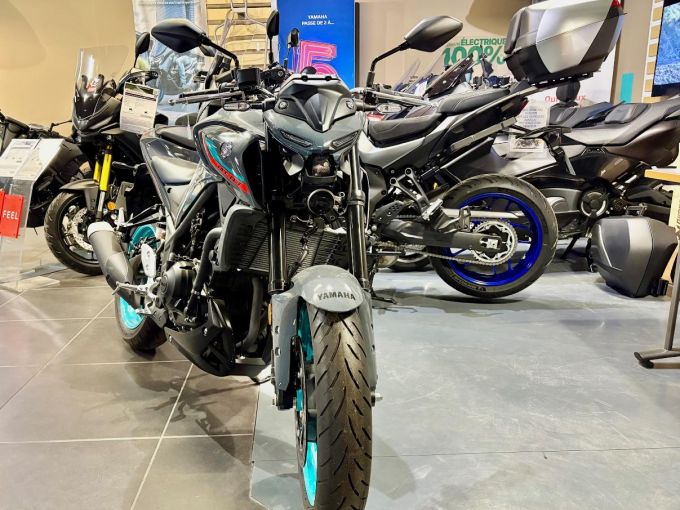 YAMAHA MT-03 4