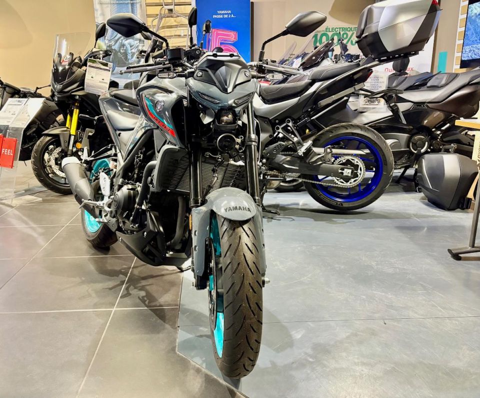 YAMAHA MT-03 4