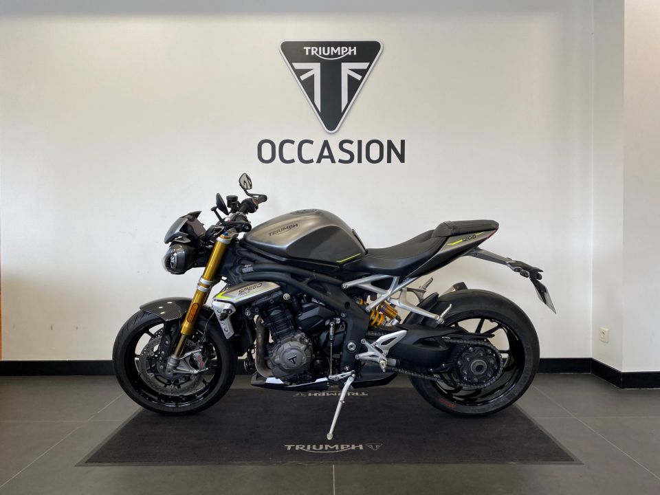 TRIUMPH SPEED TRIPLE 1200 RS 4