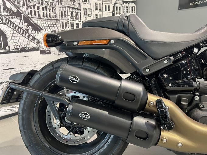 HARLEY-DAVIDSON SOFTAIL FAT BOB 1800 4