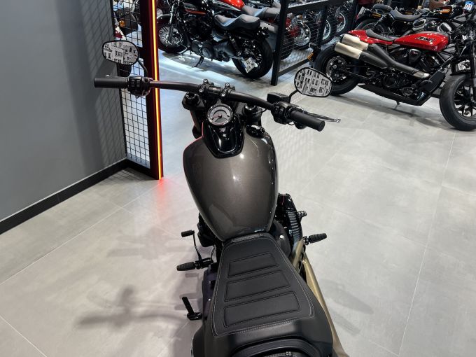 HARLEY-DAVIDSON SOFTAIL FAT BOB 1800 4