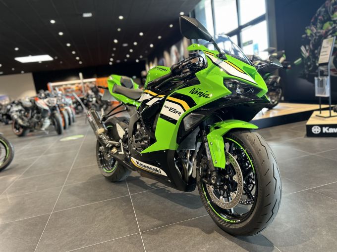 KAWASAKI ZX-6R 636 4