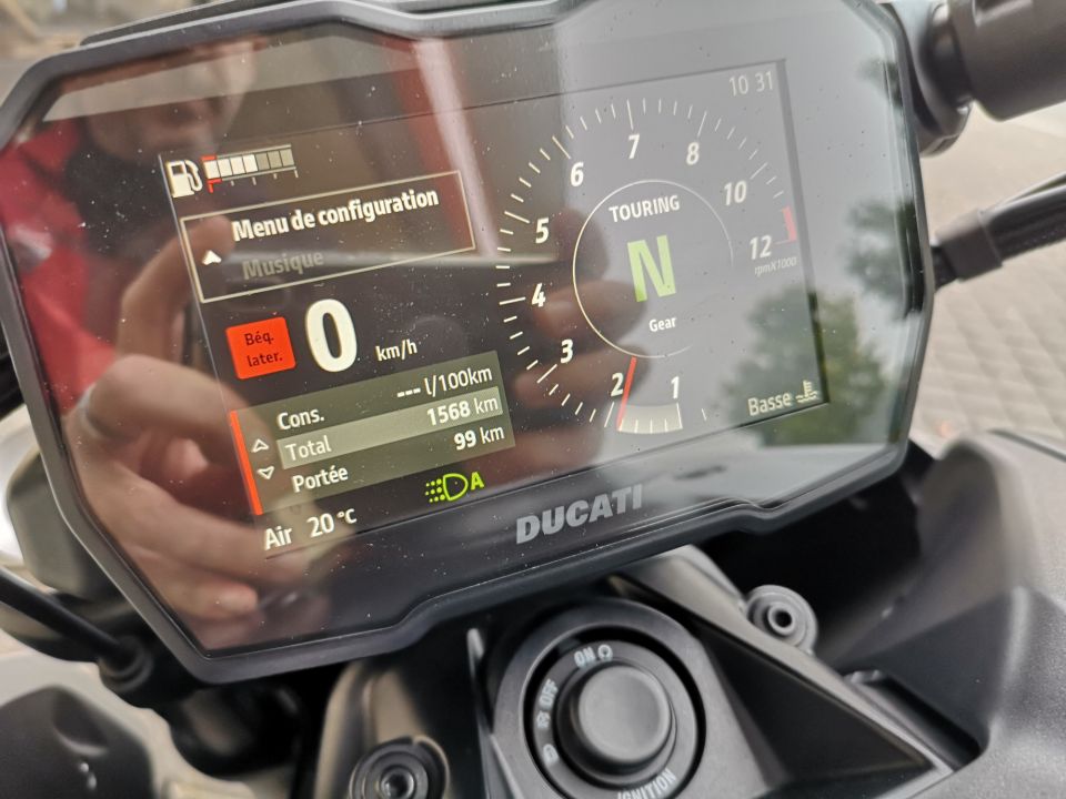 DUCATI DIAVEL V4 4