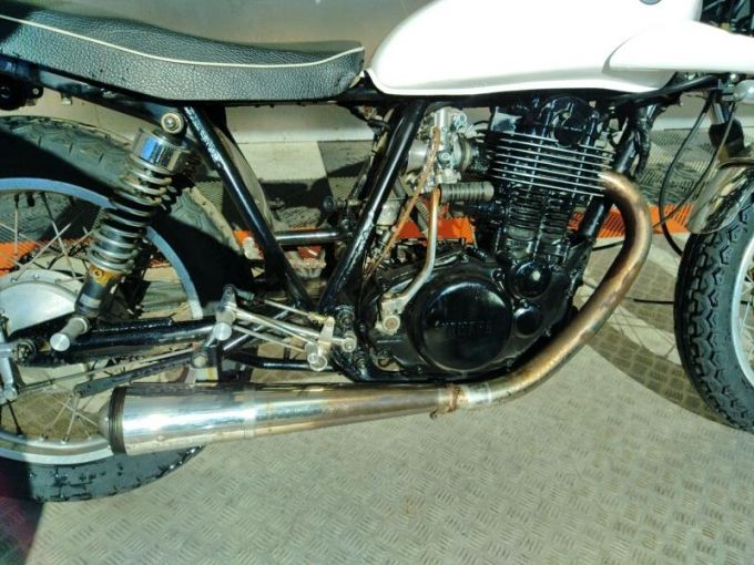 YAMAHA SR 400 4