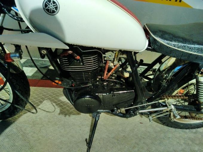 YAMAHA SR 400 4