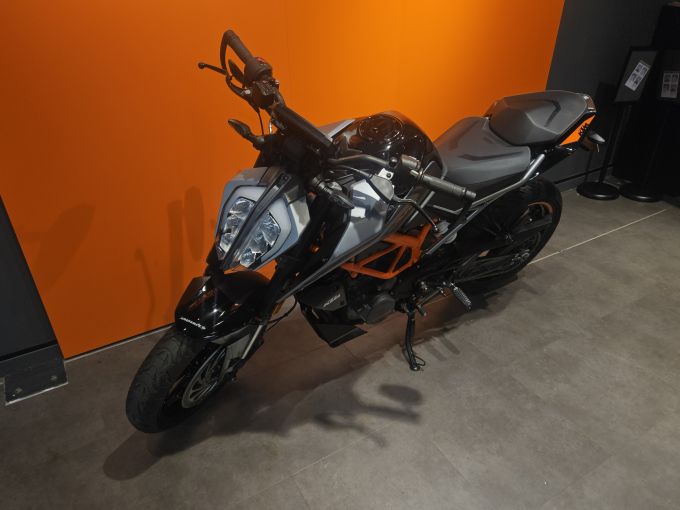 KTM 125 DUKE 4
