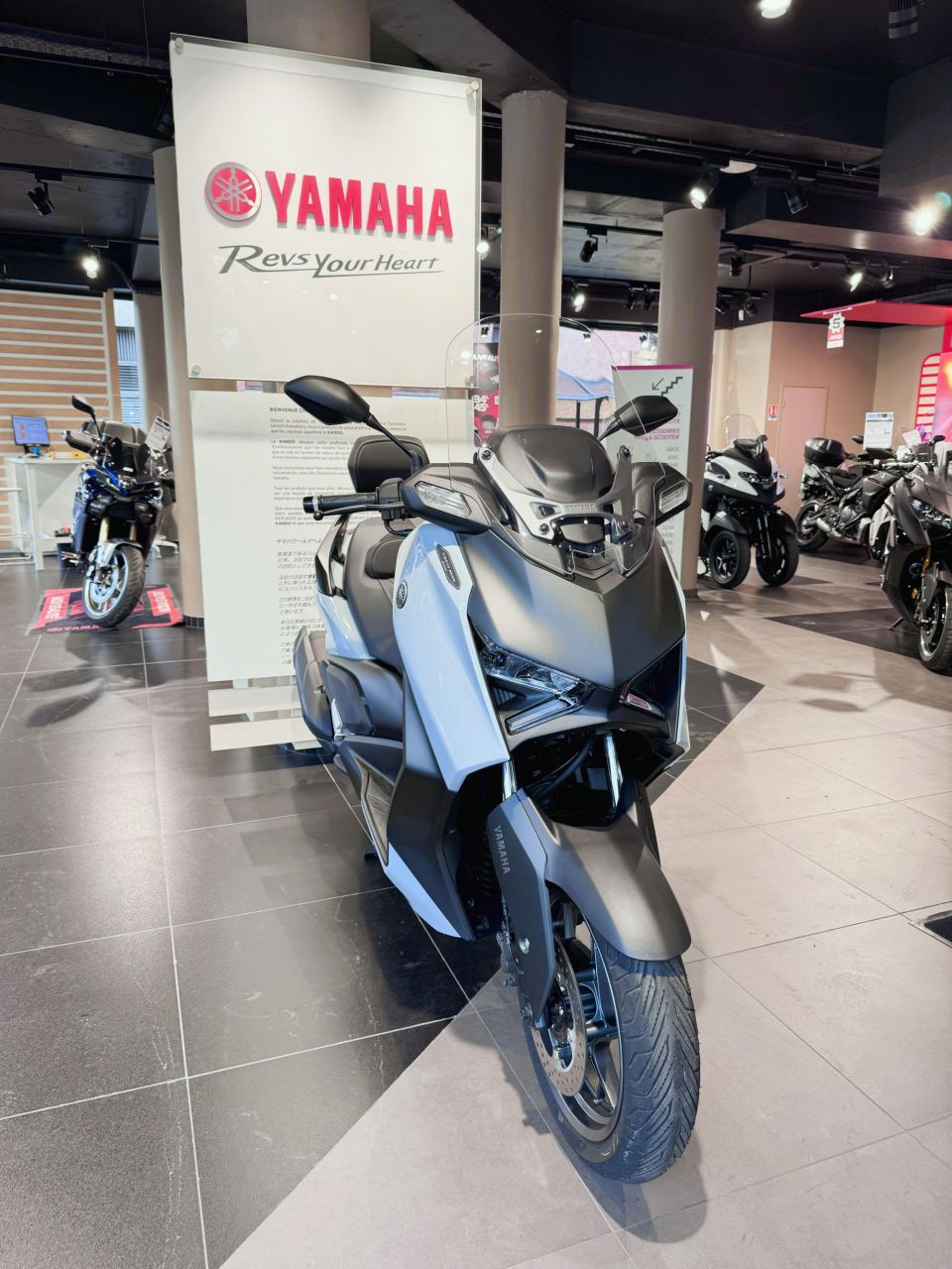 YAMAHA XMAX 125 TECH MAX 4