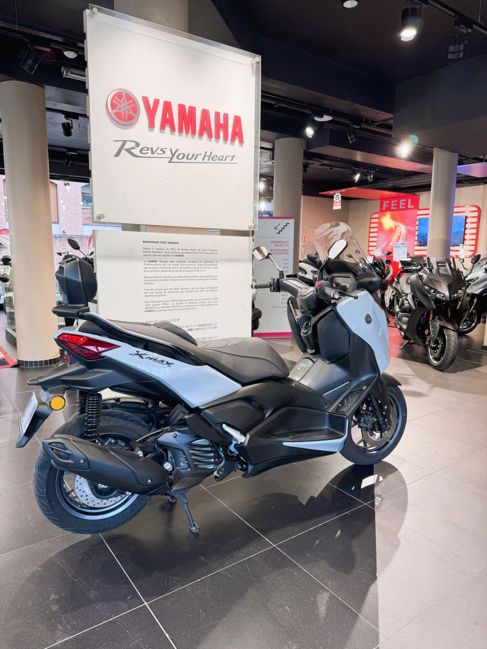 YAMAHA XMAX 125 TECH MAX 4