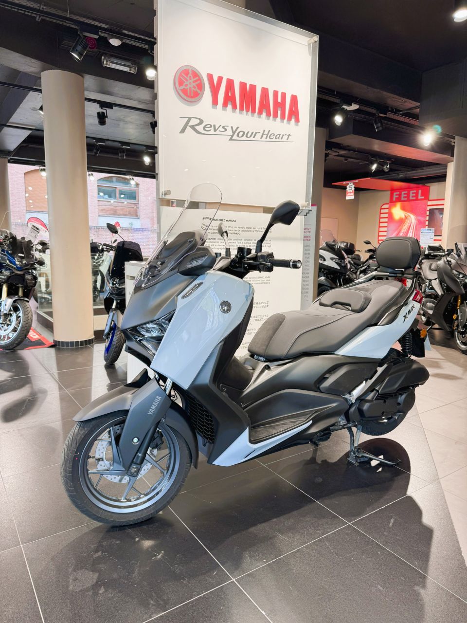 YAMAHA XMAX 125 TECH MAX 4