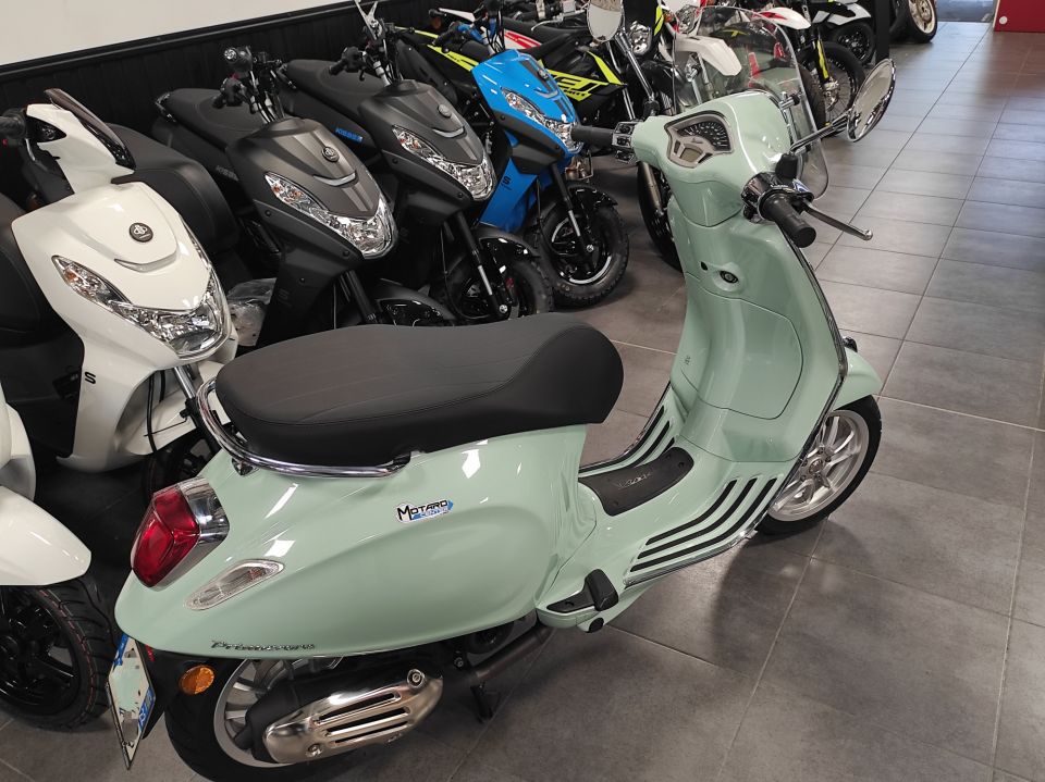 VESPA PRIMAVERA 50 4