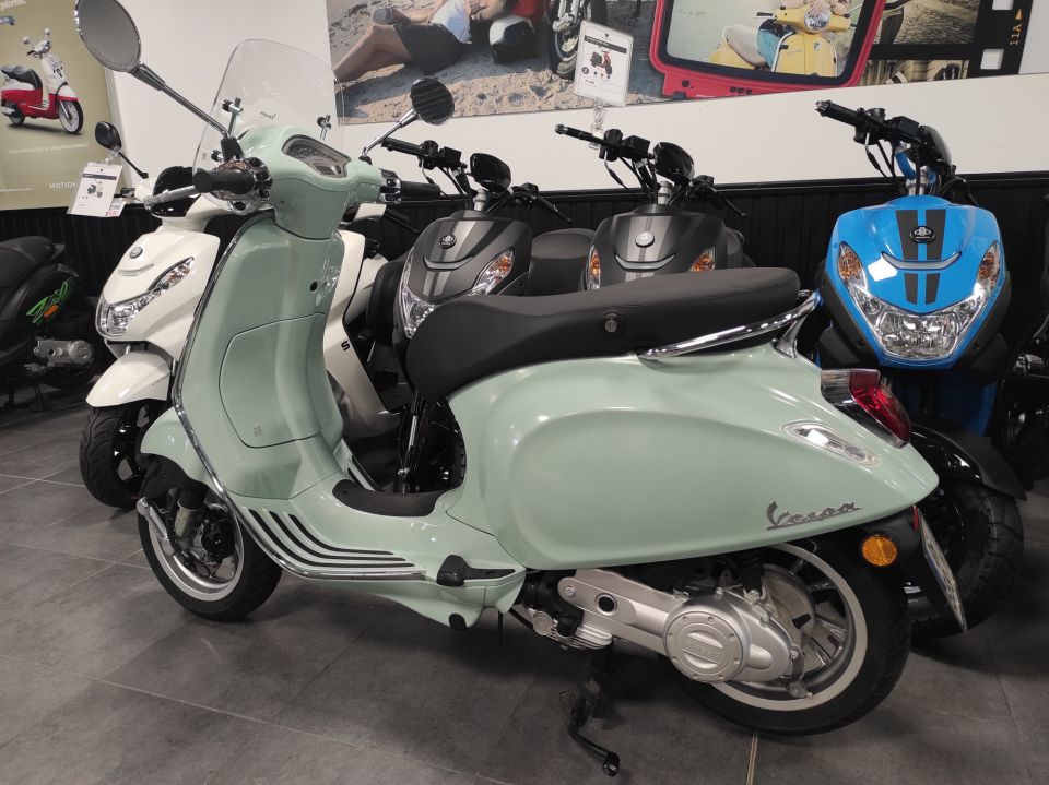 VESPA PRIMAVERA 50 4